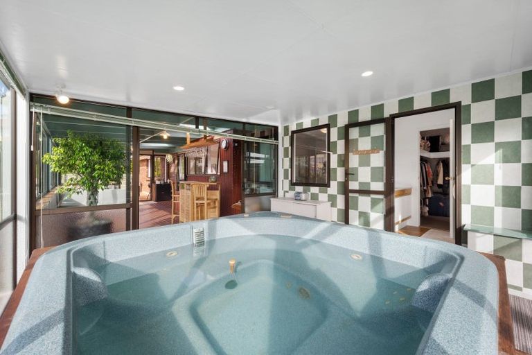 Photo of property in 71 Aberfeldy Avenue, Highland Park, Auckland, 2010