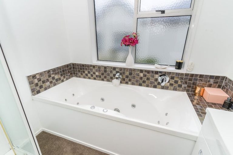 Photo of property in 5 Clyde Street, Kinmont Park, Mosgiel, 9024