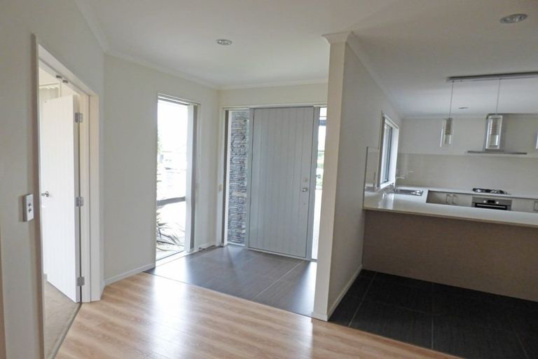 Photo of property in 7 Erceg Way, Rosehill, Papakura, 2113