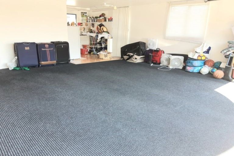 Photo of property in 25 Mallard Place, Unsworth Heights, Auckland, 0632