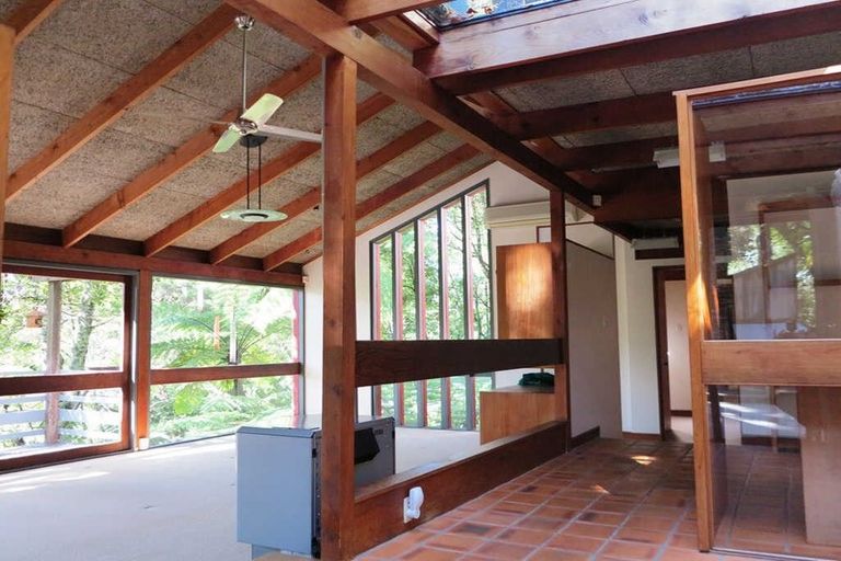 Photo of property in 52 Park Hill Road, Birkenhead, Auckland, 0626