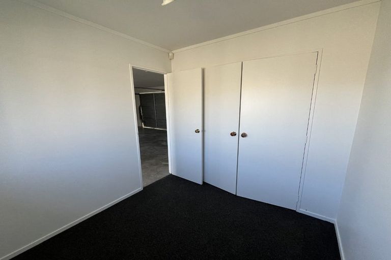 Photo of property in 2 Framalda Place, Conifer Grove, Takanini, 2112