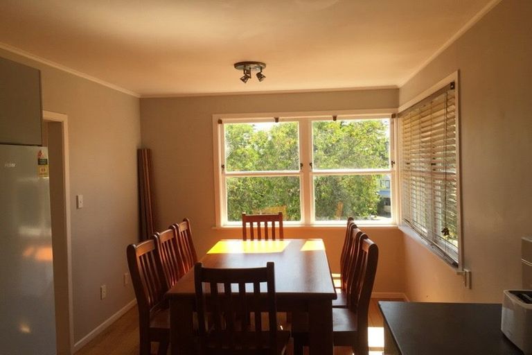 Photo of property in 1/77 Ennis Avenue, Pakuranga Heights, Auckland, 2010