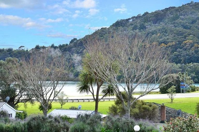 Photo of property in 2e Weranui Road, Waiwera, Orewa, 0994
