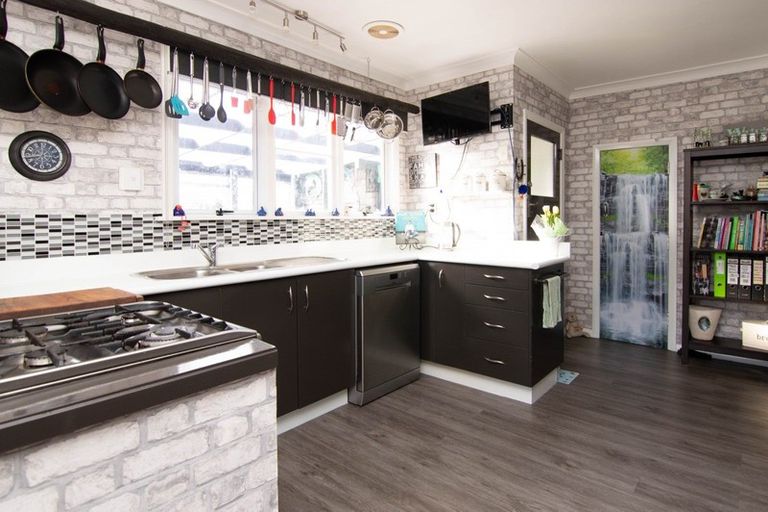 Photo of property in 75 Botanical Road, Takaro, Palmerston North, 4412