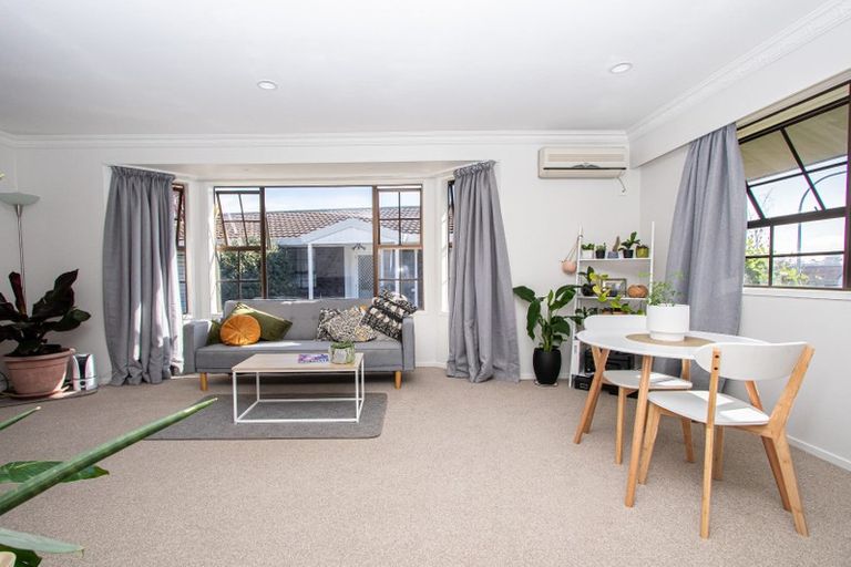 Photo of property in 43a Sheridan Crescent, Leamington, Cambridge, 3432