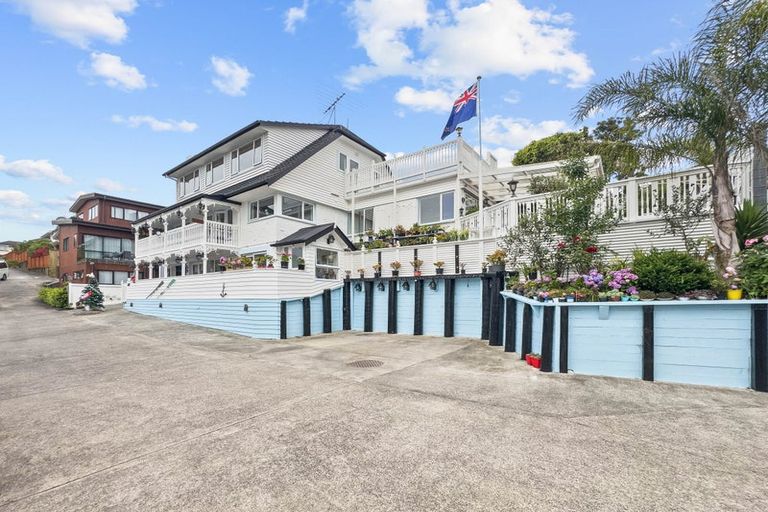 Photo of property in 73c East Coast Road, Castor Bay, Auckland, 0620