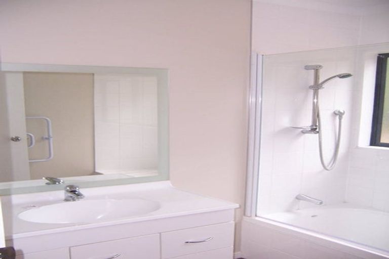 Photo of property in 45 Sunline Avenue, Massey, Auckland, 0614