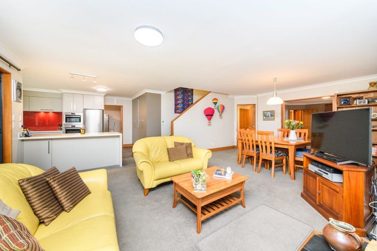 Photo of property in 8 Dougherty Place, Hokowhitu, Palmerston North, 4410