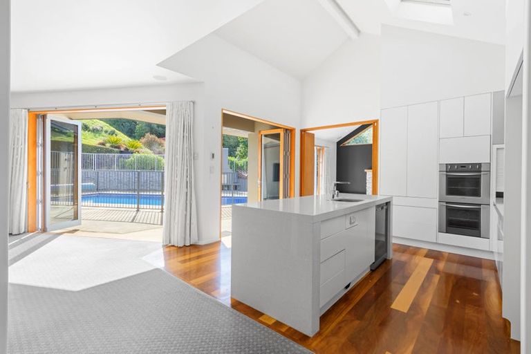 Photo of property in 5 Cameron Drive, Acacia Bay, Taupo, 3385