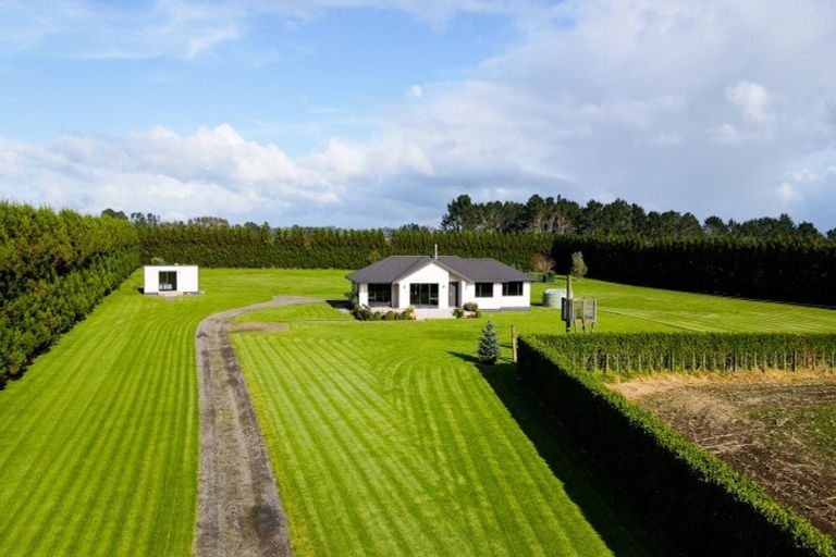 Photo of property in 39 Kairau Road East, Brixton, New Plymouth, 4373