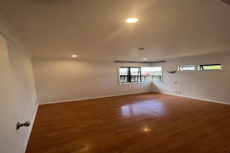 Photo of property in 8 Stanley Road, Glenfield, Auckland, 0629