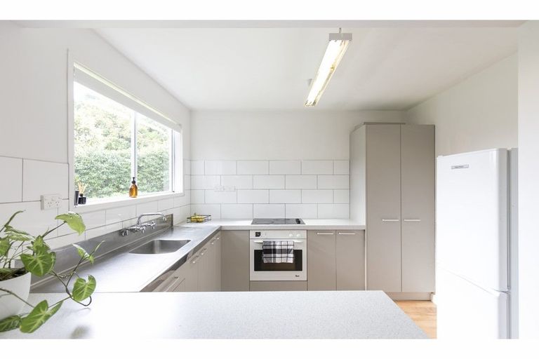 Photo of property in 1/26 Bryers Place, Bayview, Auckland, 0629