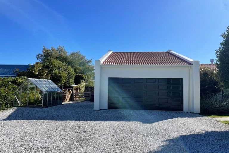 Photo of property in 2 Arklow Street, Albert Town, Wanaka, 9305
