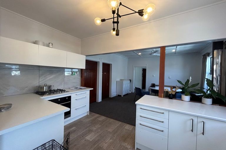 Photo of property in 77 Wellesley Road, Napier South, Napier, 4110