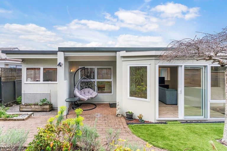 Photo of property in 208 Glamorgan Drive, Torbay, Auckland, 0630
