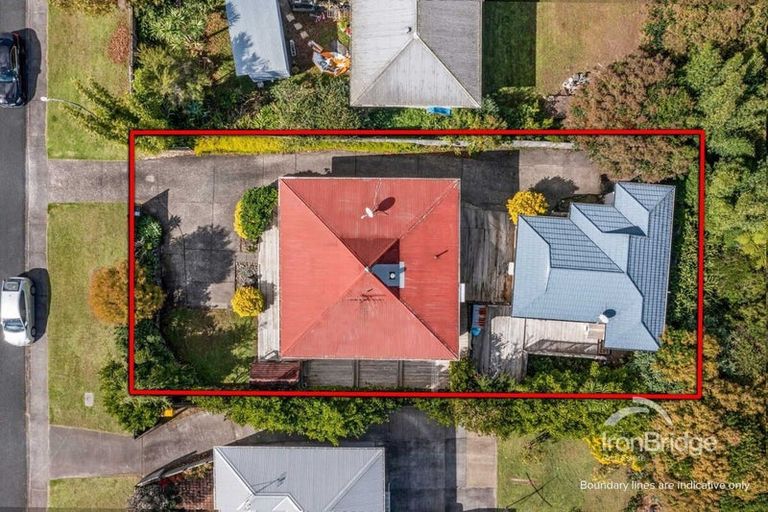 Photo of property in 71 Kemp Road, Massey, Auckland, 0614