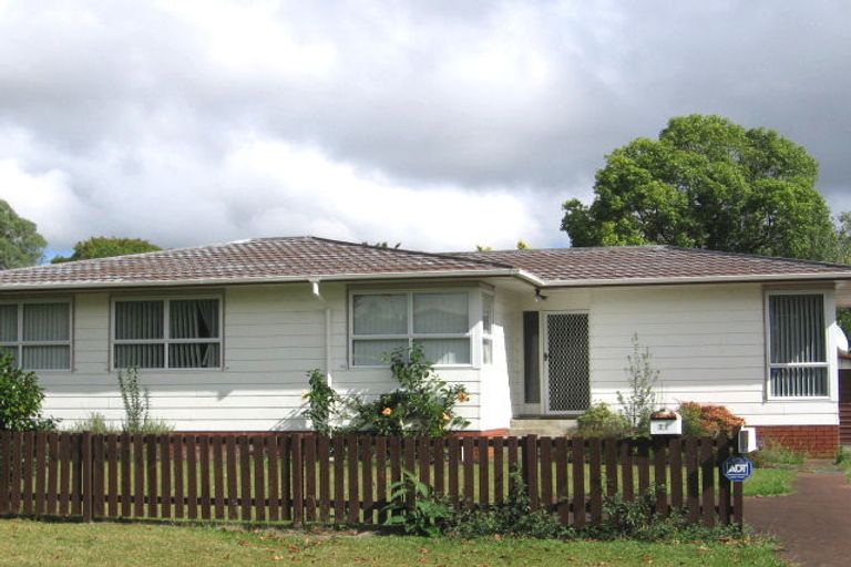Photo of property in 71 Chilcott Road, Henderson, Auckland, 0612