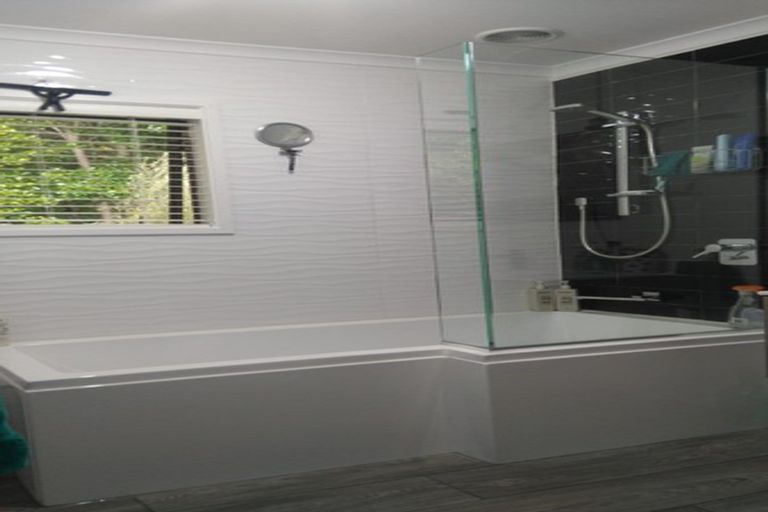 Photo of property in 1/99 Stredwick Drive, Torbay, Auckland, 0630