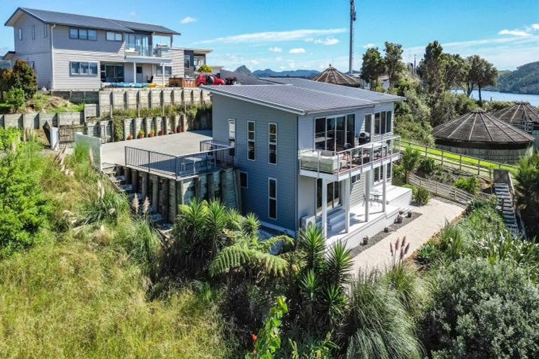 Photo of property in 111 Te Pamahue Drive, Whangamata, 3620