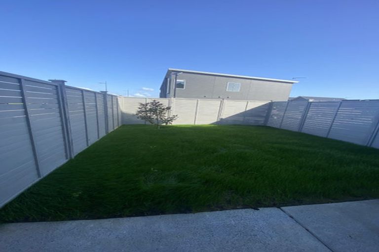 Photo of property in 2 Port Way, Rosehill, Papakura, 2113