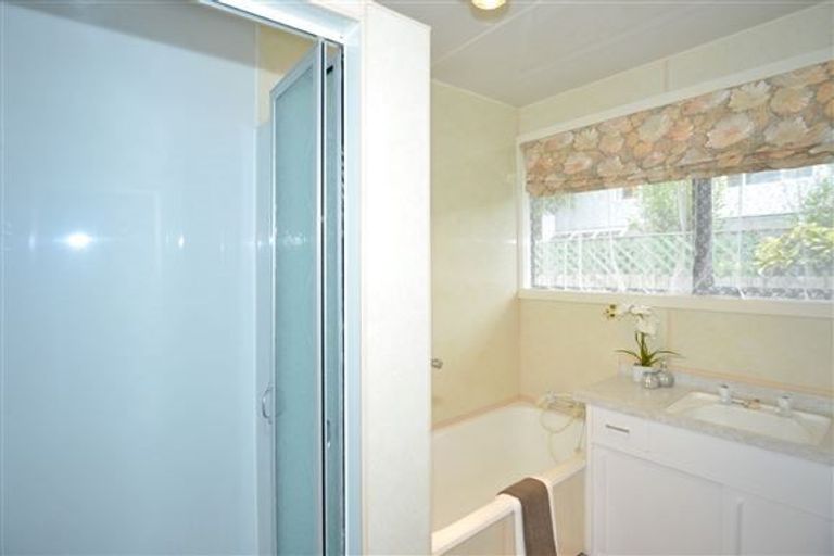 Photo of property in 2 Oakdale Street, Avonhead, Christchurch, 8042