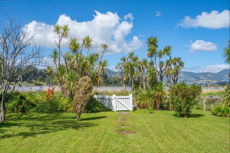 Photo of property in 5849 Christchurch Akaroa Road, Duvauchelle, Akaroa, 7582