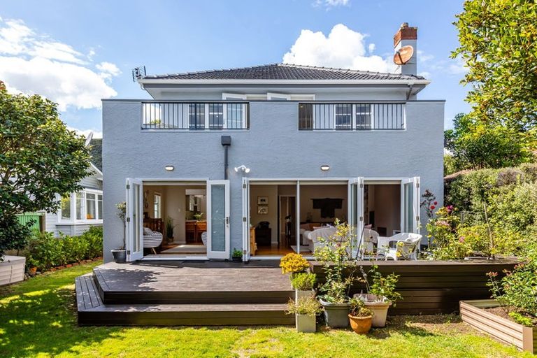 Photo of property in 20 Tuatoru Street, Eastbourne, Lower Hutt, 5013