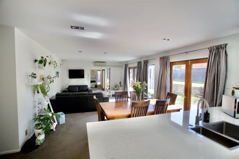 Photo of property in 88 Merivale Lane, Merivale, Christchurch, 8014