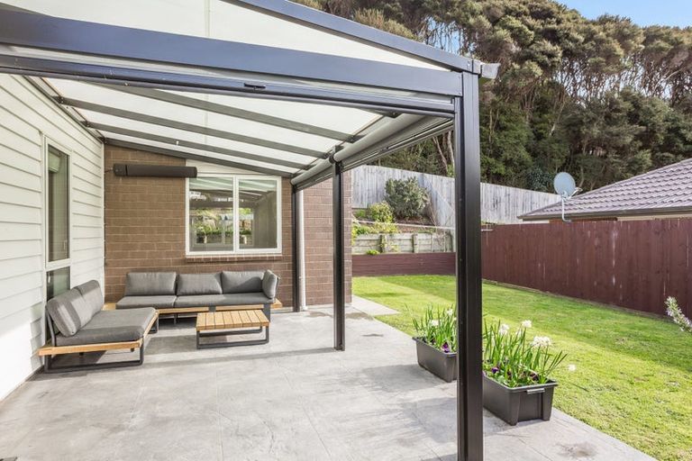 Photo of property in 11 Banks Boulevard, Whitby, Porirua, 5024