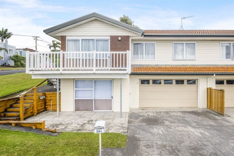 Photo of property in 2/1 West Street, Papakura, 2110