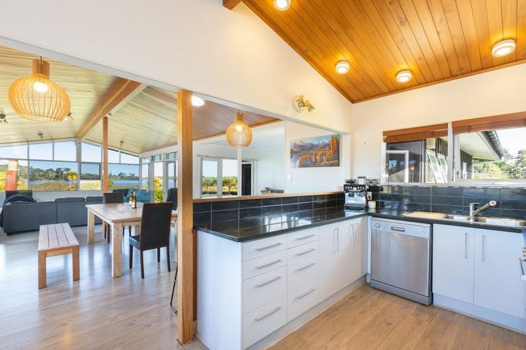 Photo of property in 70 Molesworth Drive, Mangawhai, 0505
