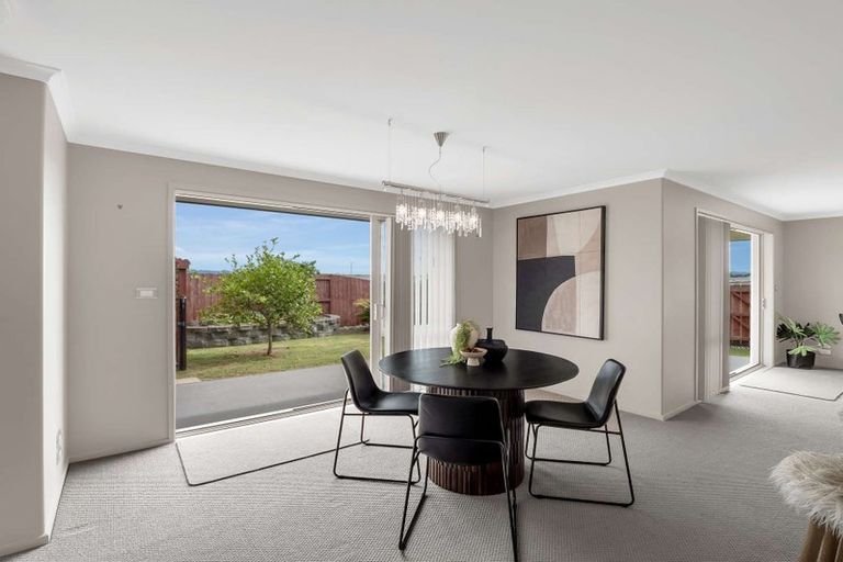 Photo of property in 11 Wai Place, One Tree Point, 0118