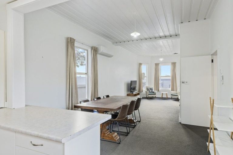 Photo of property in 210 Courtenay Street, New Plymouth, 4312