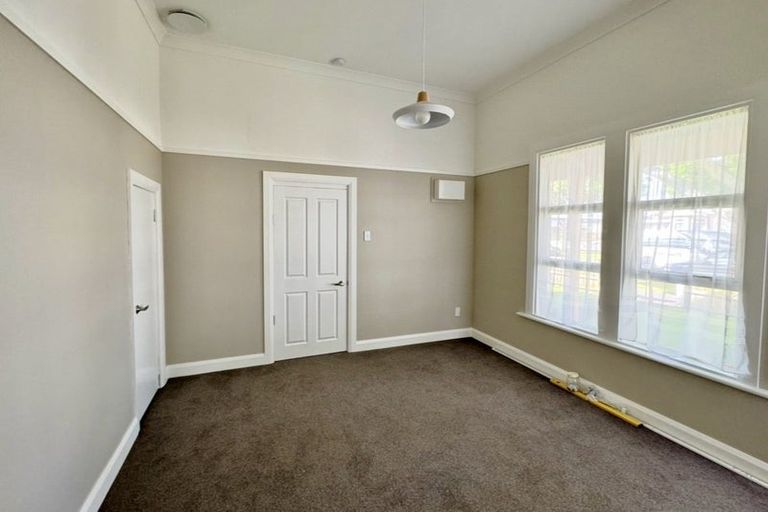 Photo of property in 16 Ada Street, Hokowhitu, Palmerston North, 4410