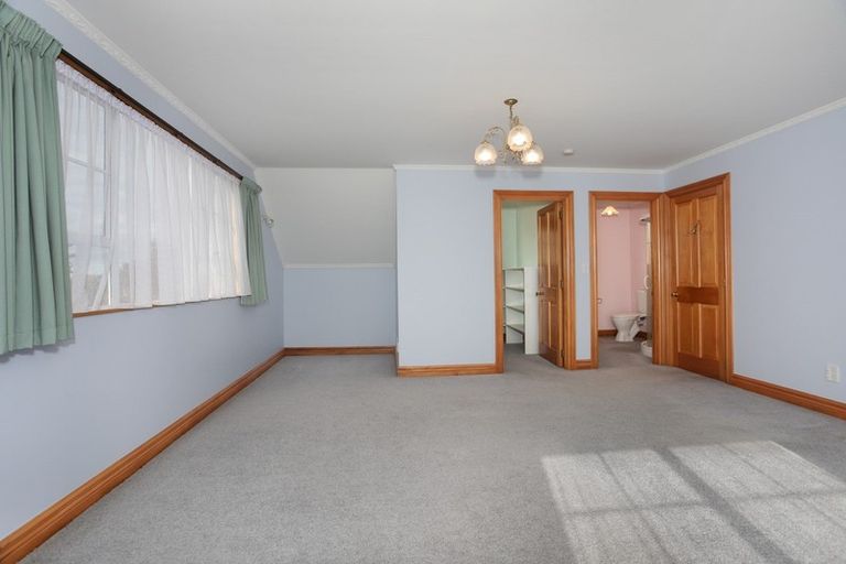 Photo of property in 153/155 High Street, Bulls, 4818