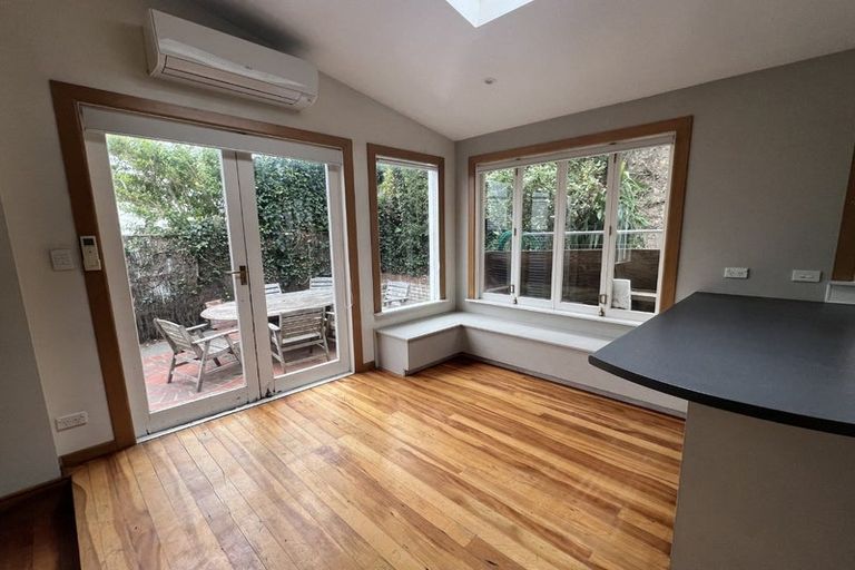 Photo of property in 127 Elizabeth Street, Mount Victoria, Wellington, 6011