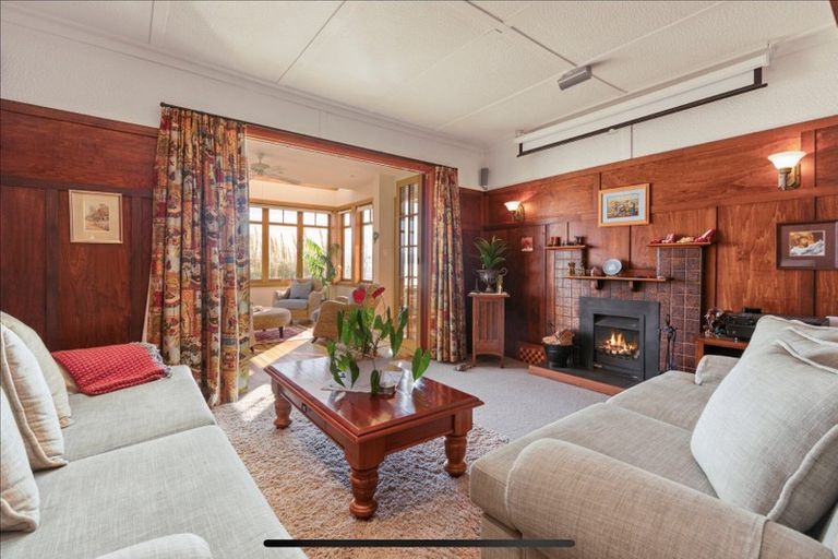 Photo of property in 7 Maire Street, Eastbourne, Lower Hutt, 5013