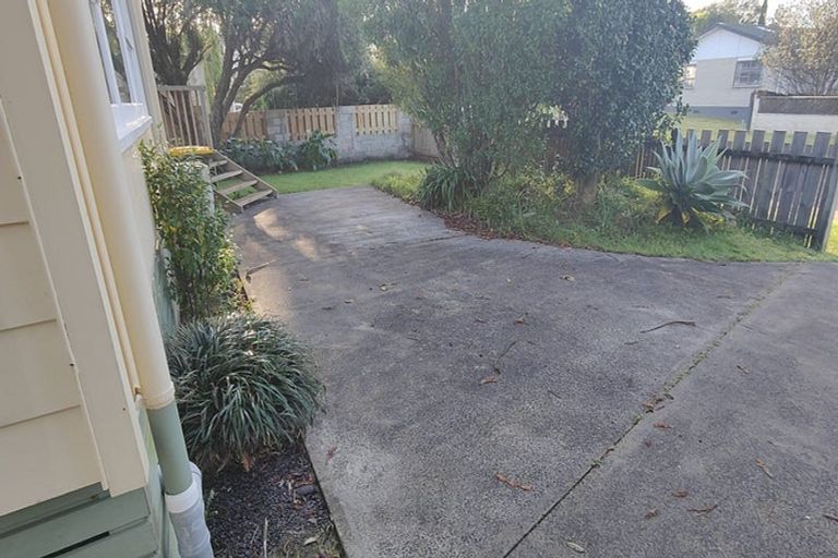 Photo of property in 74 Rosario Crescent, Red Beach, 0932