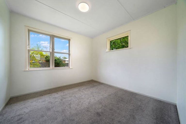 Photo of property in 49 Longburn Road, Henderson, Auckland, 0610