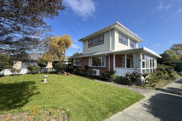 Photo of property in 11 Sevenoaks Drive, Bryndwr, Christchurch, 8053