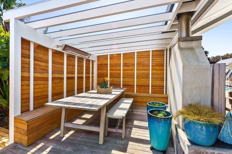 Photo of property in 31 Rauparaha Street, Waikanae Beach, Waikanae, 5036