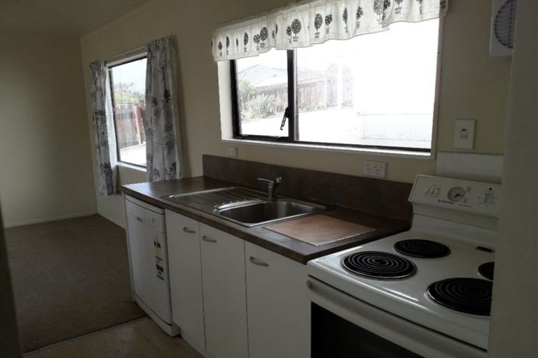 Photo of property in 2 Alister Way, Churton Park, Wellington, 6037