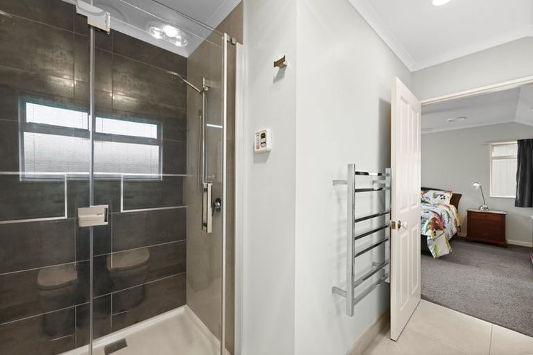 Photo of property in 56 Ayrshire Drive, Grandview Heights, Hamilton, 3200