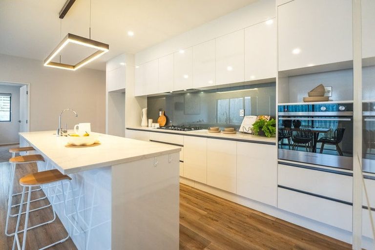 Photo of property in 23 Reserva Crescent, Kumeu, 0810