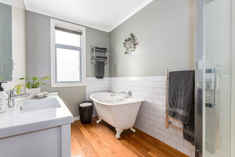 Photo of property in 13 Main Road, Titahi Bay, Porirua, 5022