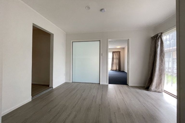 Photo of property in 37 Miro Street, New Lynn, Auckland, 0600