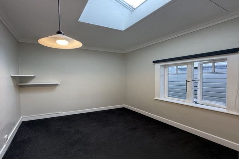 Photo of property in 66 Hawker Street, Mount Victoria, Wellington, 6011