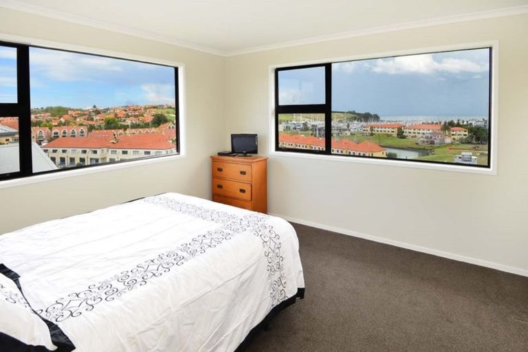 Photo of property in 13 Bella Vista Drive, Gulf Harbour, Whangaparaoa, 0930
