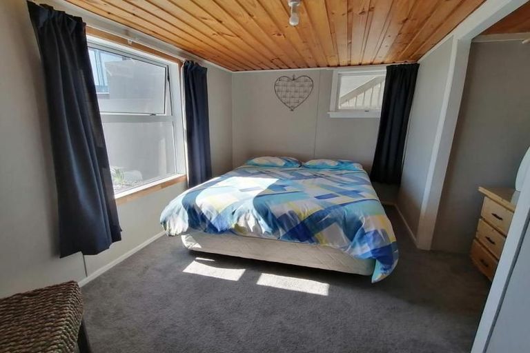 Photo of property in 7 Messenger Terrace, Oakura, 4314